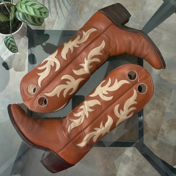 VINTAGE✨ JUSTIN WESTERN COWBOY BOOTS w/ ORNATE SCROLLING TOP DETAIL - Picture 2 of 14
